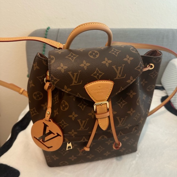 It’s a MONTS NM PM MNG WN M45501 Brand new never used! Very good condition. - Picture 10 of 11